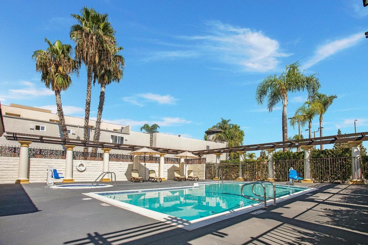 Stanford Inn & Suites Anaheim Eksteriør bilde