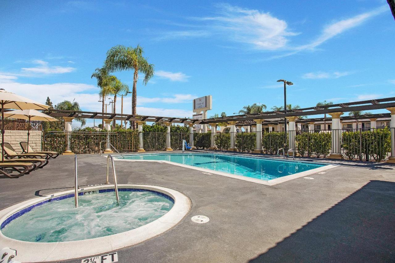 Stanford Inn & Suites Anaheim Eksteriør bilde