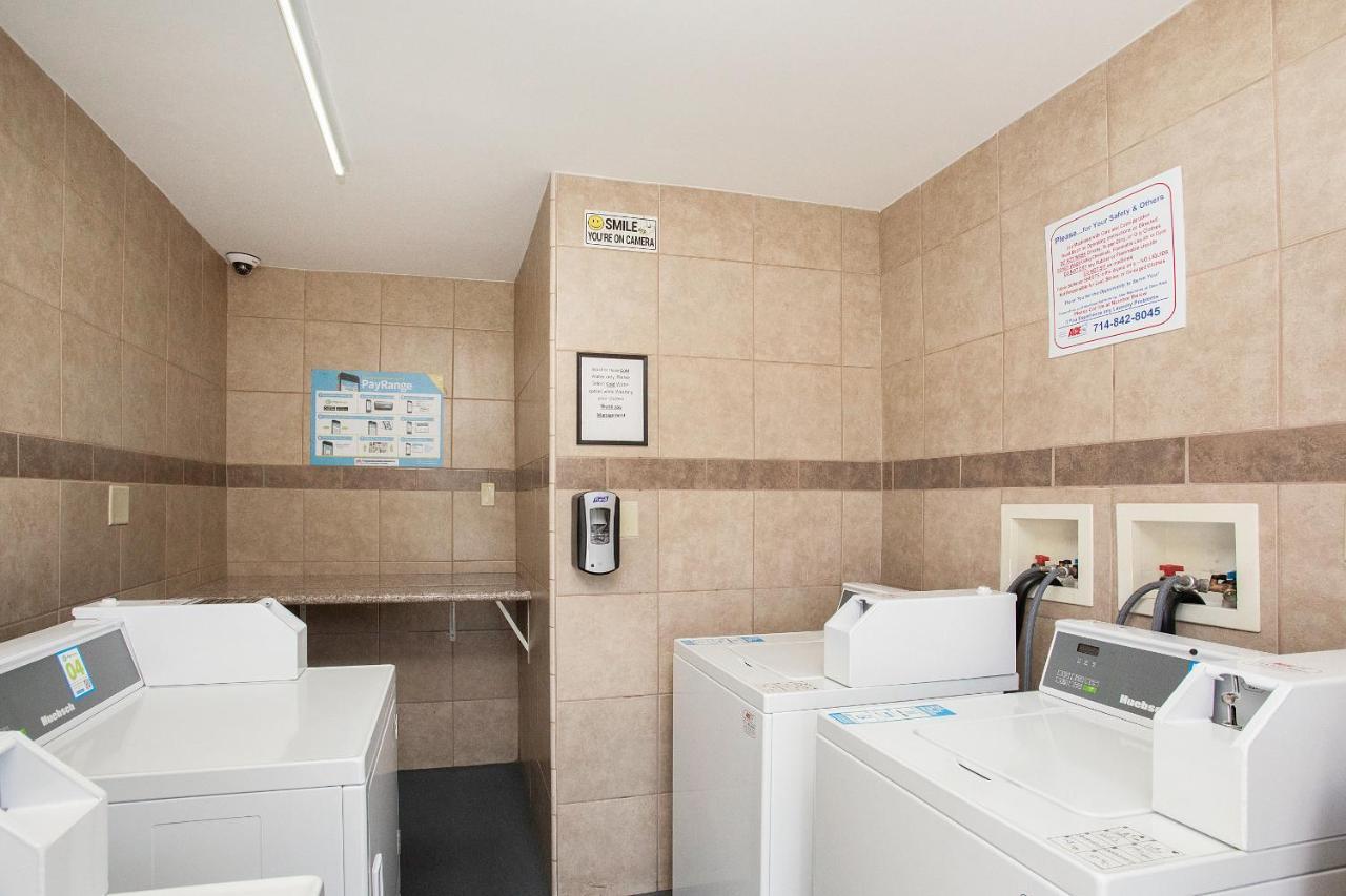 Stanford Inn & Suites Anaheim Eksteriør bilde