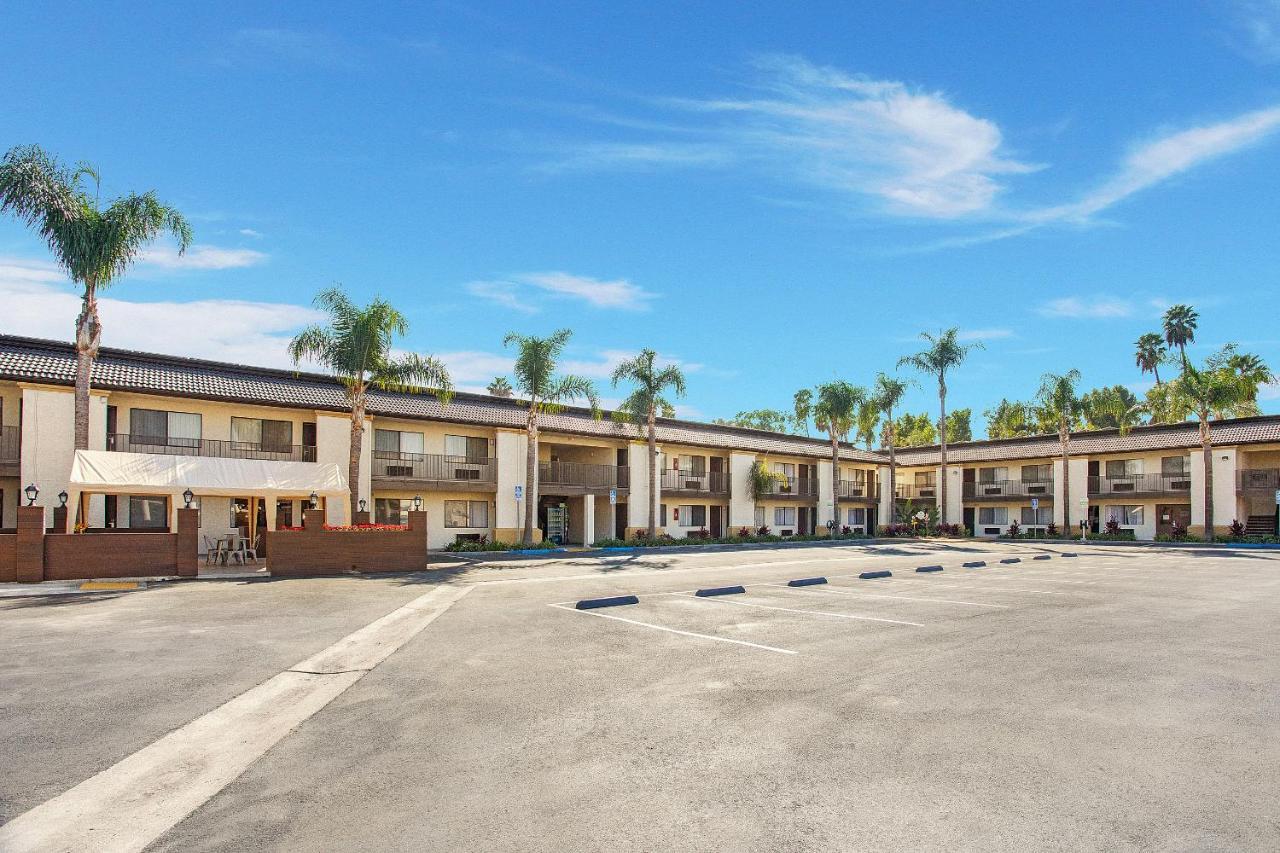 Stanford Inn & Suites Anaheim Eksteriør bilde