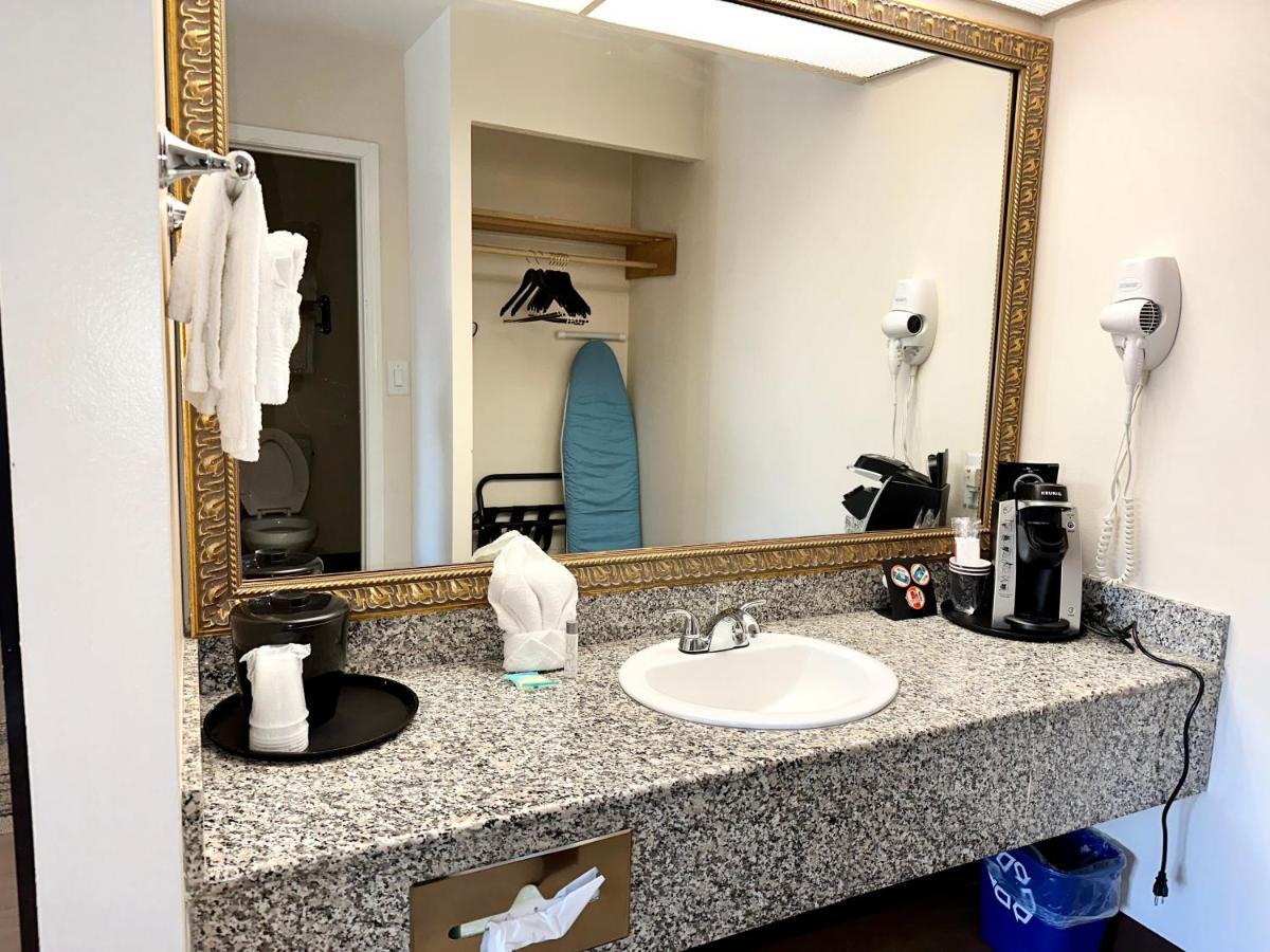 Stanford Inn & Suites Anaheim Eksteriør bilde