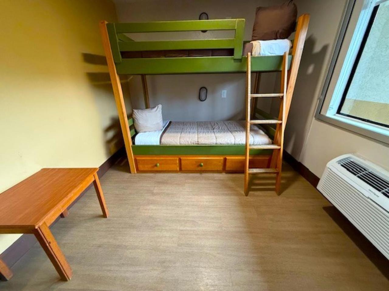 Stanford Inn & Suites Anaheim Eksteriør bilde