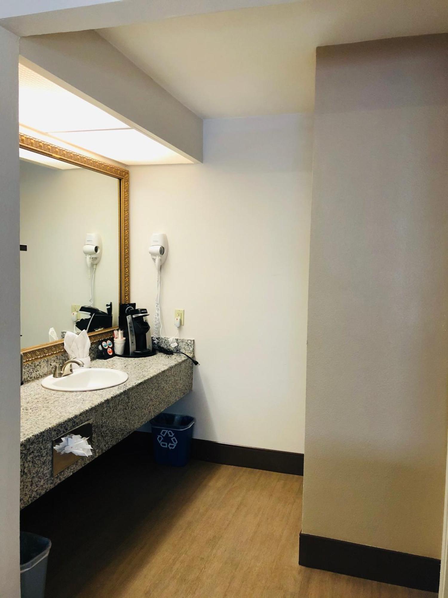Stanford Inn & Suites Anaheim Eksteriør bilde